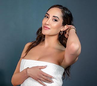 chloe amour lick and dip